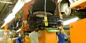 «АвтоВАЗ» не собирается сокращать рабочий персонал в 2014 году