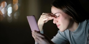 Сухость глаз от гаджетов: как японские капли с витаминами спасают офисных работников