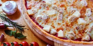Причины популярности пиццы с доставкой
