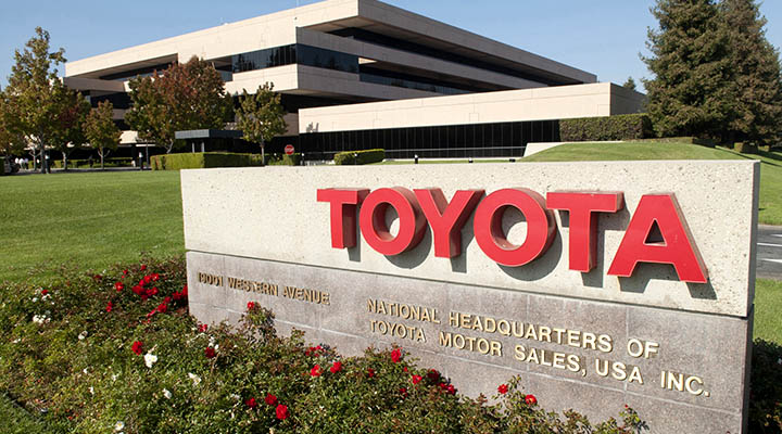 Тойота остается самым ценным авто брендом мира