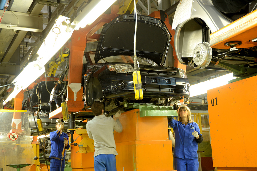 «АвтоВАЗ» не собирается сокращать рабочий персонал в 2014 году