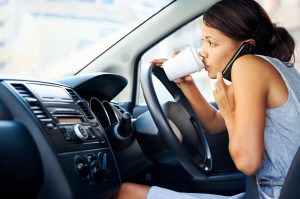 6 действий, от которых нужно отказаться за рулём